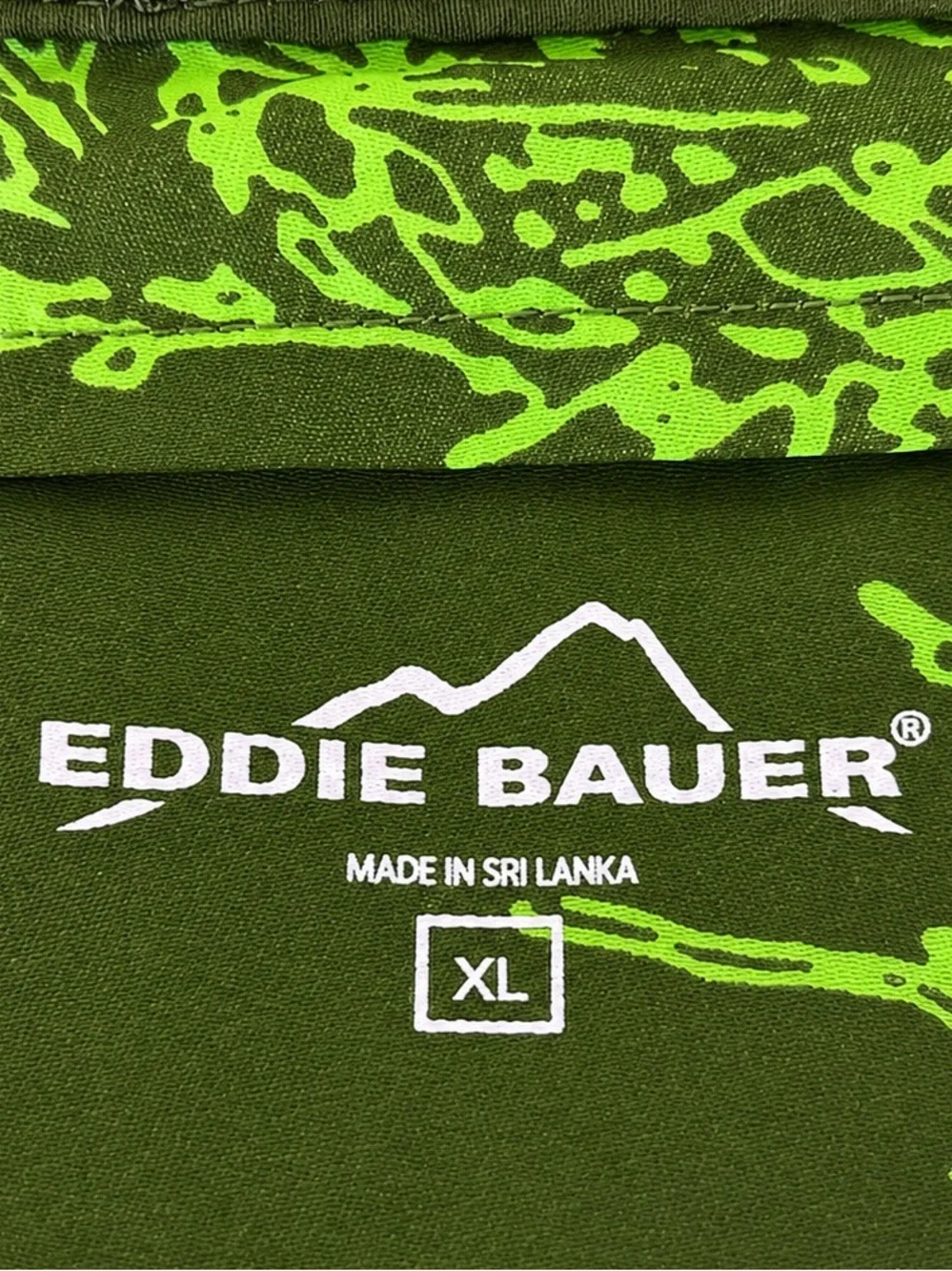 NWT Eddie Bauer Men’s XL Green Botanical Board Swim Shorts Mesh Lined Beach